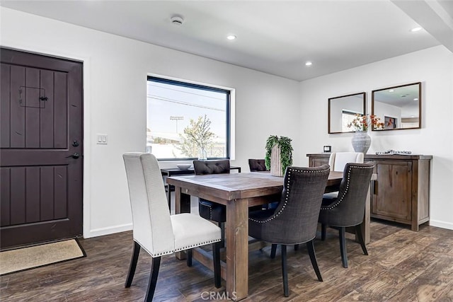 dining area featuring recessed lighting, baseboards, and dark wood-style flooring