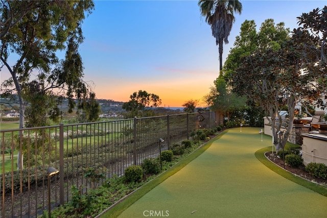 10 Corte Vizcaya, San Clemente, CA 92673 - view of home's community with a putting green