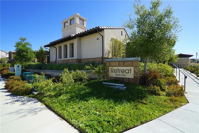 view of community / neighborhood sign