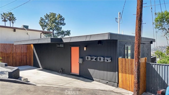 view of front of property with fence