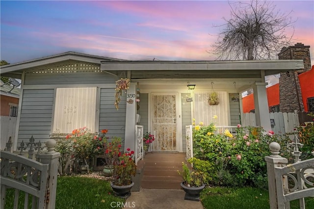 view of front of property