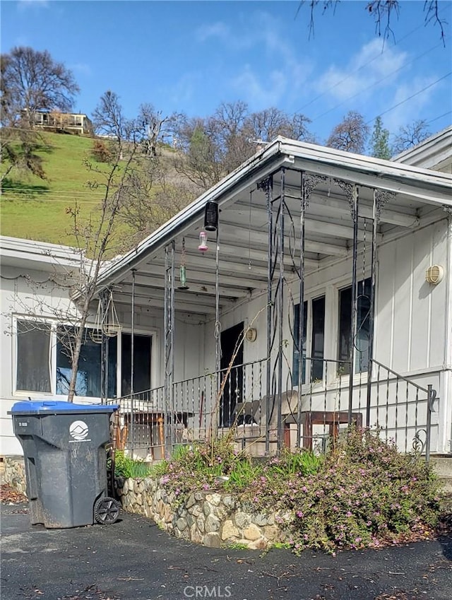 12998 Lakeshore Dr, Clearlake, CA 95422 - exterior space featuring covered porch