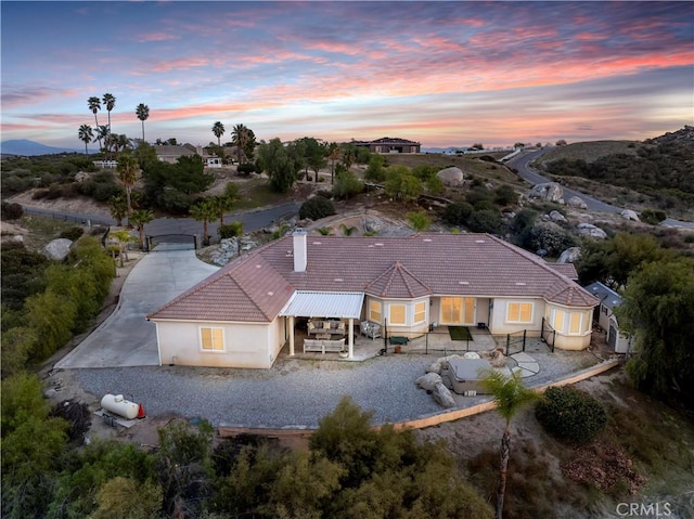 view of aerial view at dusk