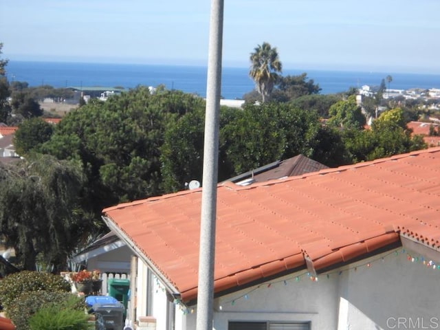 details featuring stucco siding