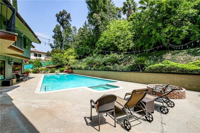 1471 Rosehill, Redlands, CA 92373 - view of swimming pool featuring a patio area and a pool with connected hot tub