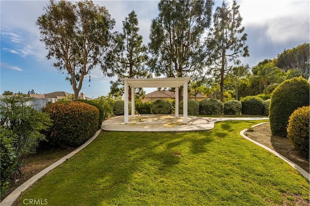 view of yard with a patio area and a pergola