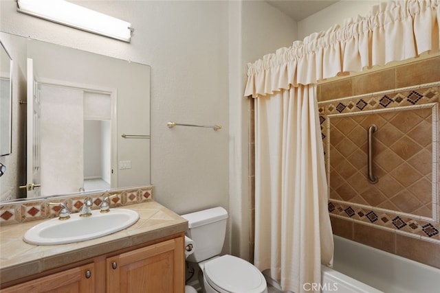 full bath with shower / bath combination with curtain, toilet, and vanity