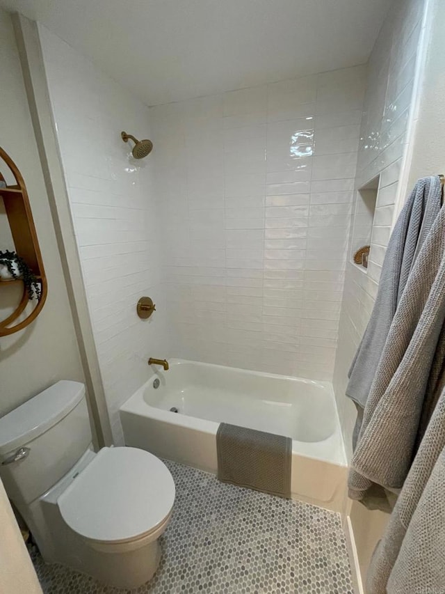 full bathroom with toilet and shower / tub combination