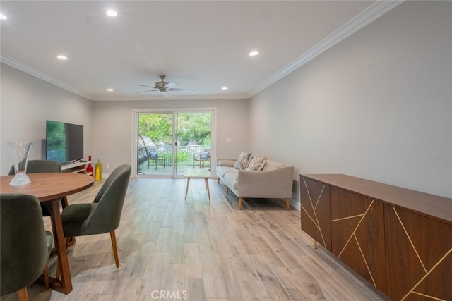 living area featuring crown molding, recessed lighting, light wood-style floors, and ceiling fan