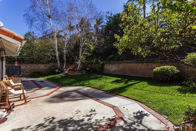 23461 Darcy Ln, Newhall, CA 91321 - view of yard featuring a patio area