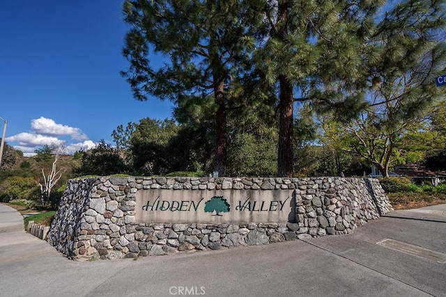 23461 Darcy Ln, Newhall, CA 91321 - view of community sign