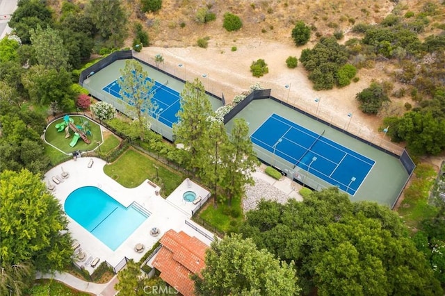 23461 Darcy Ln, Newhall, CA 91321 - aerial view of a pool