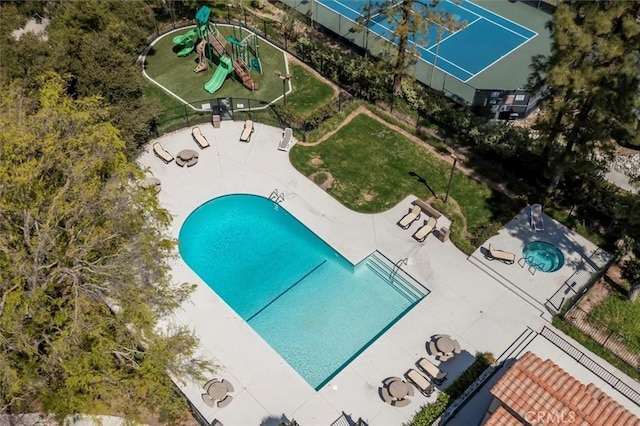 23461 Darcy Ln, Newhall, CA 91321 - aerial view of a pool