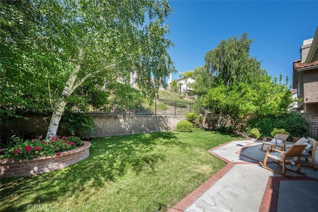 23461 Darcy Ln, Newhall, CA 91321 - fenced backyard with a patio
