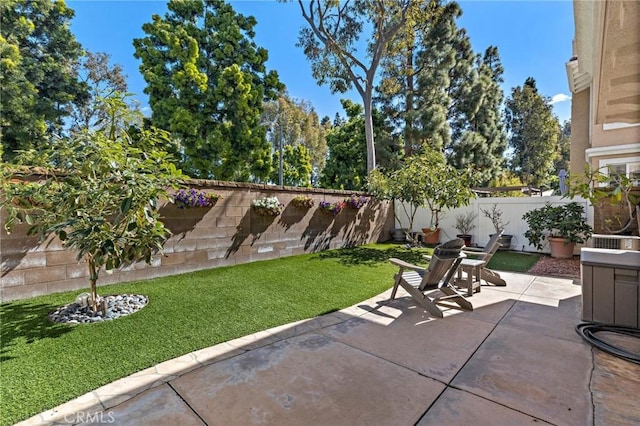 view of patio featuring a fenced backyard