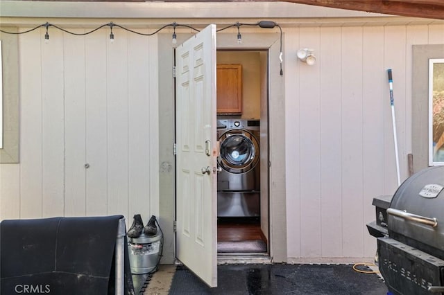 22292 N Tuolumne Rd, Twain Harte, CA 95383 - laundry area featuring cabinet space and washer / clothes dryer