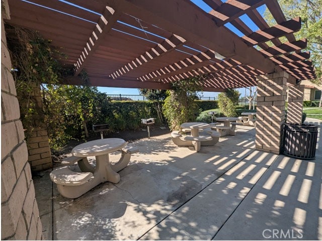 9770 Winterberry Dr, Riverside, CA 92803 - photo 27