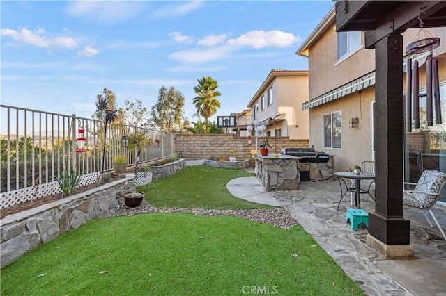 27950 Periwinkle Ln, Valencia, CA 91354 - fenced backyard featuring a patio area