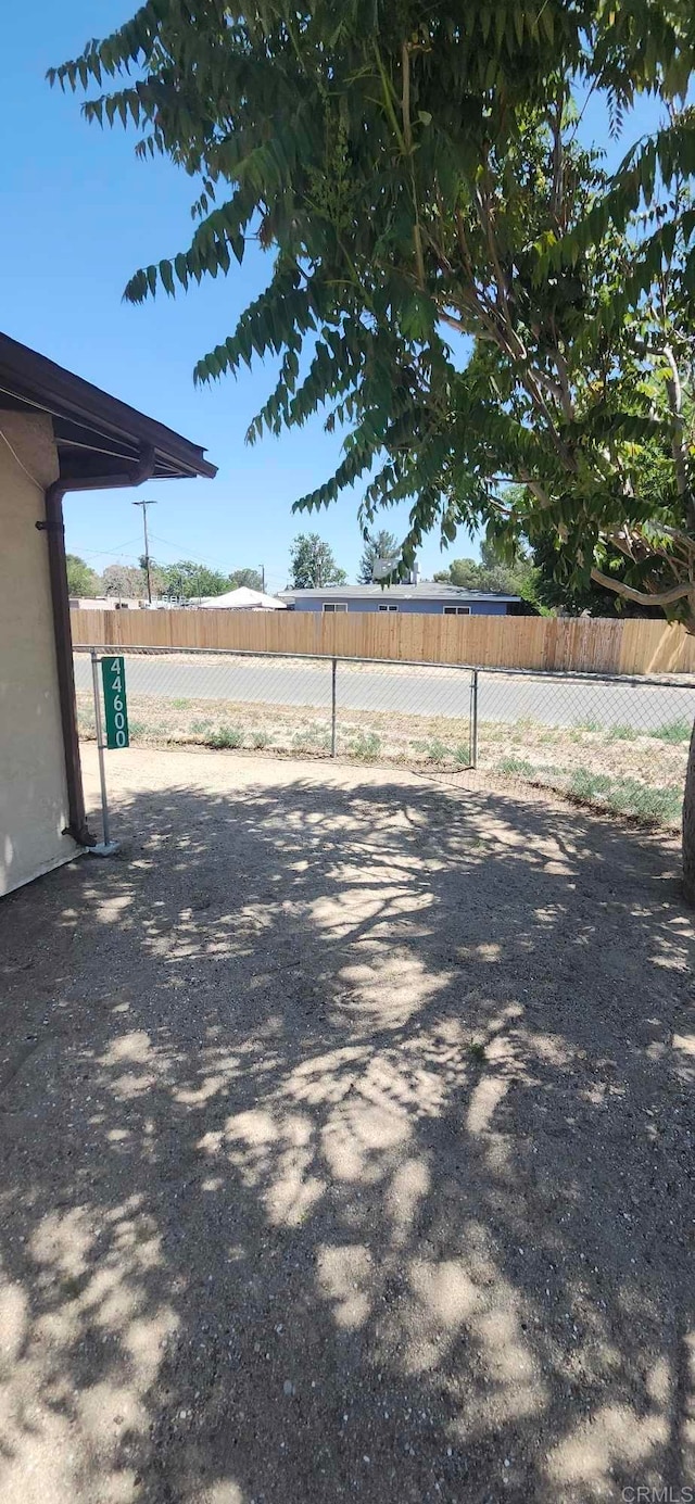44600 Brawley Ave, Jacumba, CA 91934 - view of yard