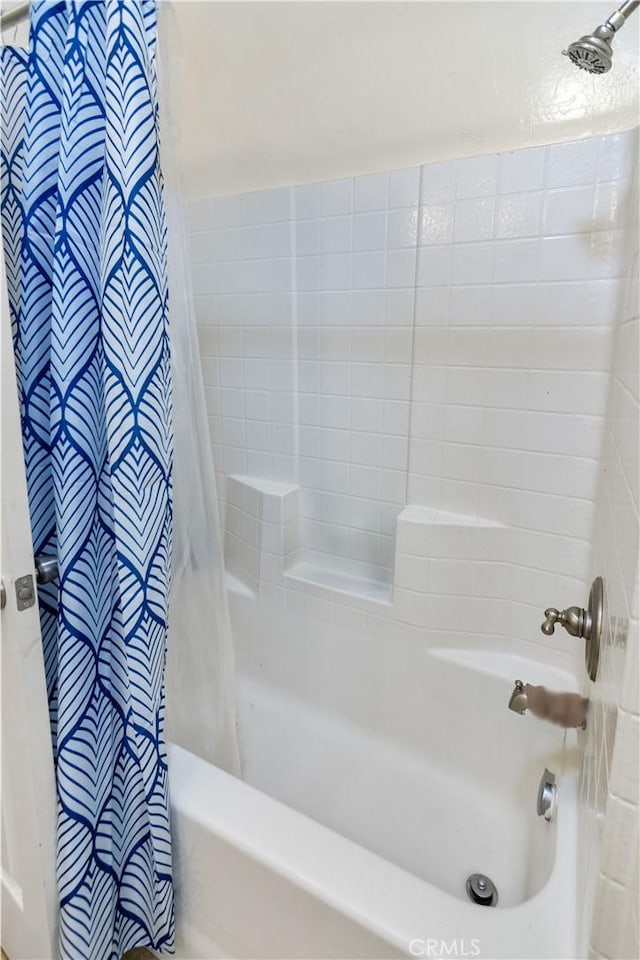 full bath with shower / bath combo