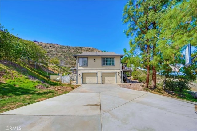 39100 Saddle Ridge Rd, Hemet, CA 92543 - traditional home featuring driveway and an attached garage