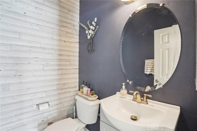 2810 Green River Rd Unit 103, Corona, CA 92882 - half bath with toilet and vanity