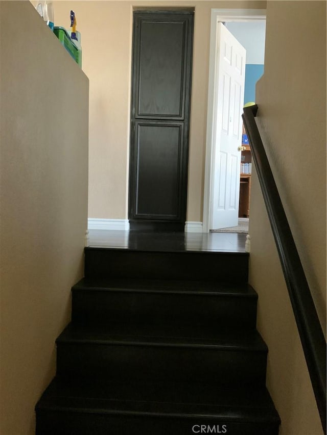 5230 Starling St, Fontana, CA 92336 - view of stairway
