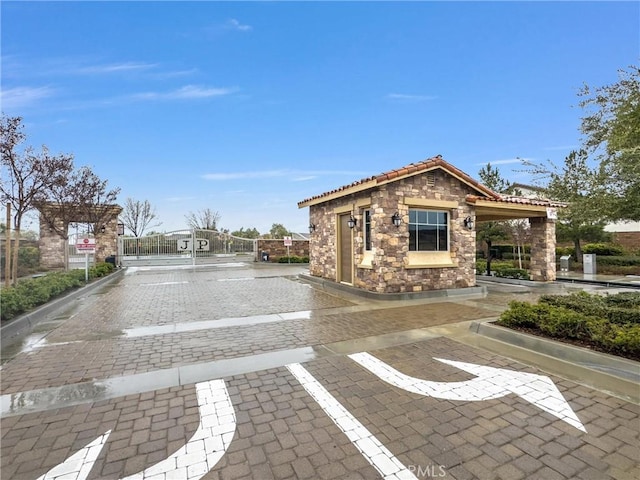222 Garden Air Ct, Calimesa, CA 92320 - surrounding community featuring a gate
