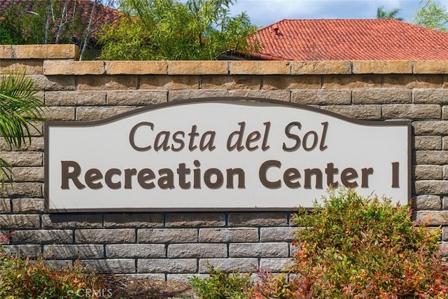 view of community / neighborhood sign
