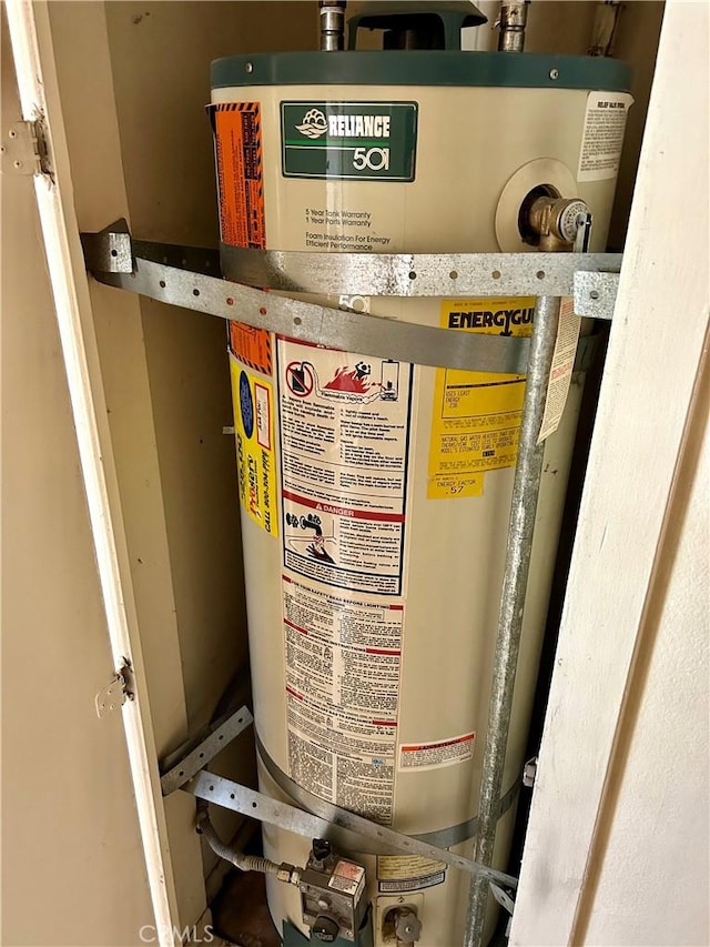 2635 W Monte Carlo Dr Unit 42, Santa Ana, CA 92706 - utility room with gas water heater