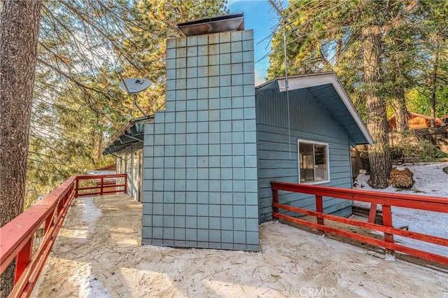 view of outbuilding