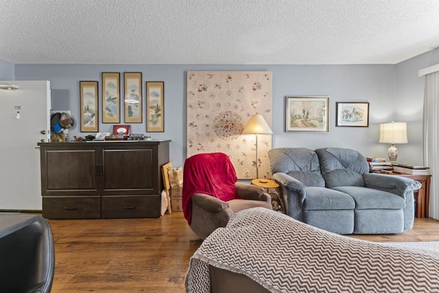 6330 Genesee Ave Unit 119, San Diego, CA 92122 - living room featuring wood finished floors and a textured ceiling