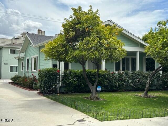 544 Salem St, Glendale, CA 91203 - view of front of home featuring a front lawn