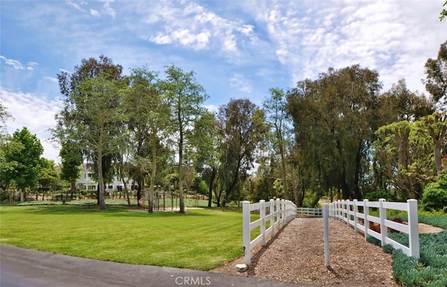 49 Country Ln, Rolling Hills Estates, CA 90274 - view of home's community with fence and a lawn