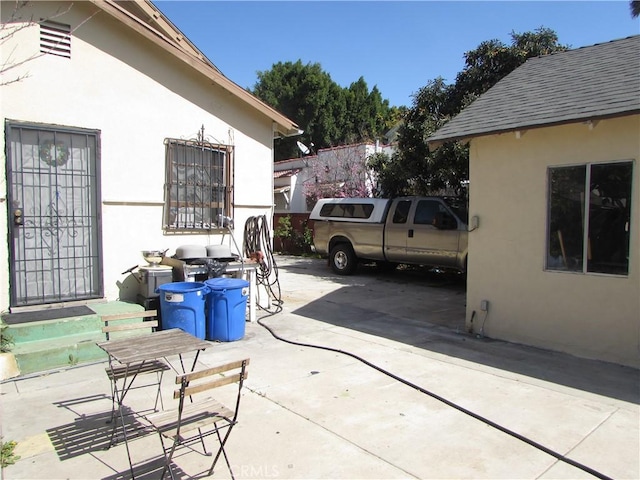 2956 W 15th St, Los Angeles, CA 90006 - view of patio / terrace
