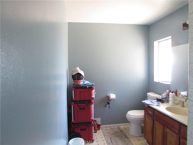 2956 W 15th St, Los Angeles, CA 90006 - bathroom featuring toilet and vanity