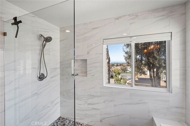11 Spring View Way, Rancho Santa Margarita, CA 92688 - bathroom with a tile shower