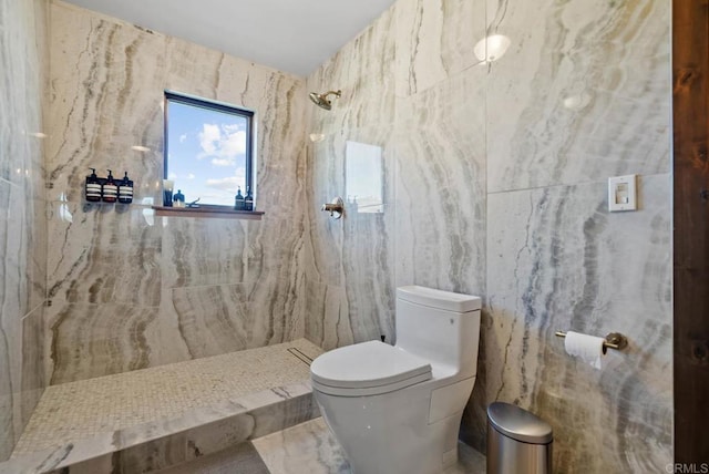 24949 Thunder Mountain Rd, Ramona, CA 92065 - bathroom featuring a tile shower, toilet, and tile walls