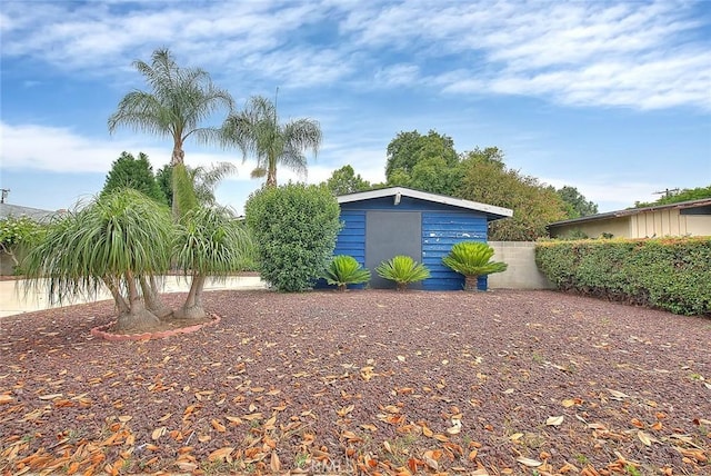 1027 W Durness St, West Covina, CA 91790 - view of yard with an outdoor structure