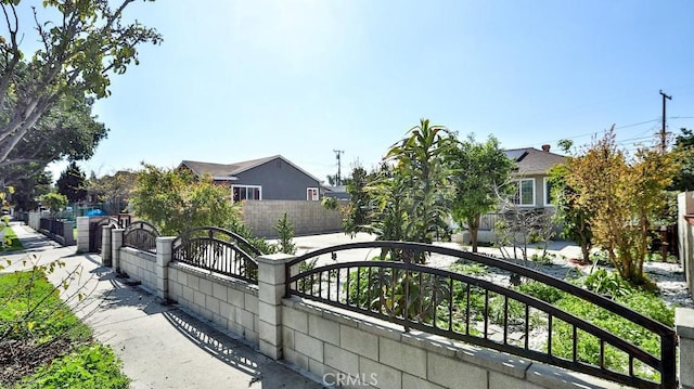 310 N Bewley St, Santa Ana, CA 92703 - photo 4