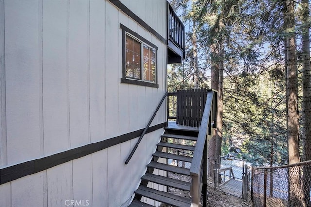 272 Fairway Dr, Lake Arrowhead, CA 92352 - view of staircase