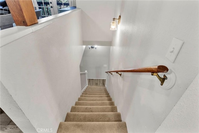 272 Fairway Dr, Lake Arrowhead, CA 92352 - view of staircase