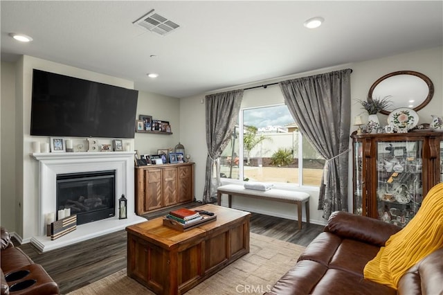 29068 Aubrey Cir, Winchester, CA 92596 - living area featuring visible vents, recessed lighting, and wood finished floors