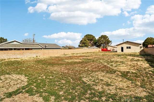 1202 W Lancaster Blvd, Lancaster, CA 93534 - view of yard