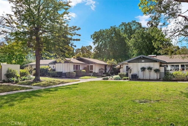 647 Avenida Sevilla Unit A, Laguna Woods, CA 92637 - view of yard