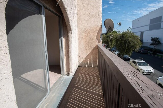 719 N Eucalyptus Ave Unit 19A, Inglewood, CA 90302 - view of balcony