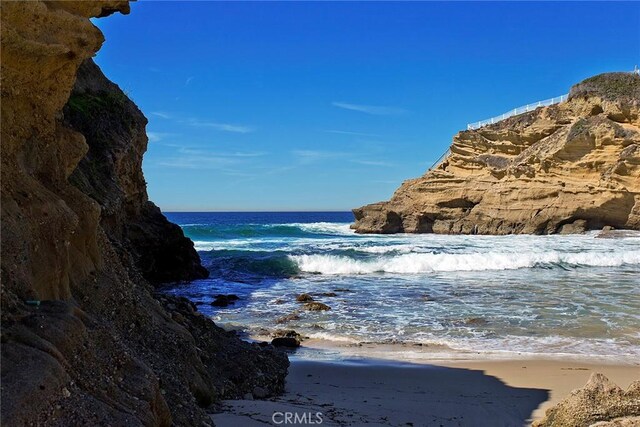 89 S La Senda Dr, Laguna Beach, CA 92651 - property view of water featuring a view of the beach