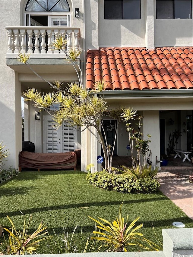 515 N Gertruda Ave Unit 9, Redondo Beach, CA 90277 - exterior space with a balcony, stucco siding, and a tile roof