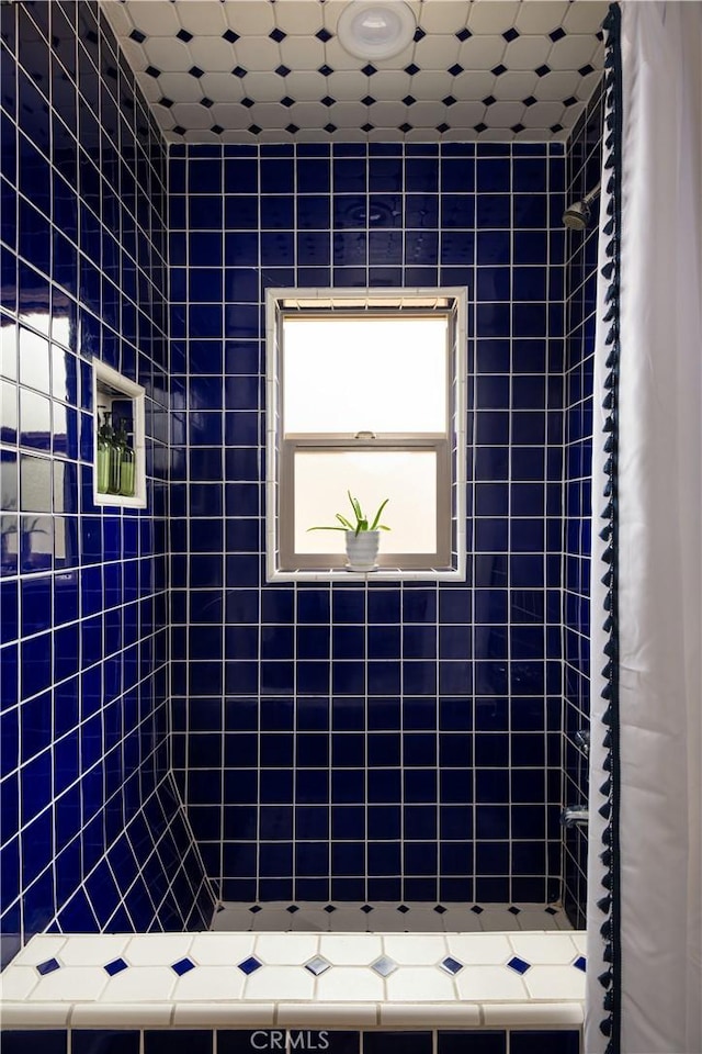 29196 Lake Brook Ave, Cedar Glen, CA 92321 - bathroom featuring a tile shower