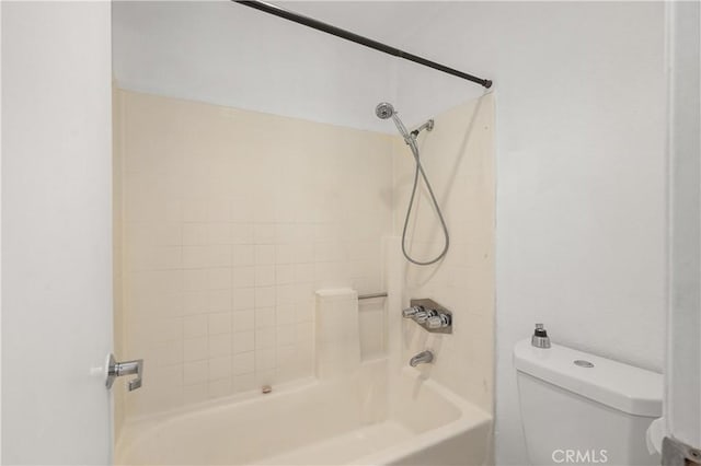 25712 Le Parc Unit 21, Lake Forest, CA 92630 - bathroom with toilet and washtub / shower combination